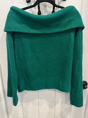 Vici Emerald Off-the-Shoulder Foldover Sweater Medium NWOT